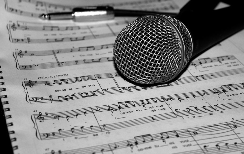 microphone, music, music sheet-805256.jpg